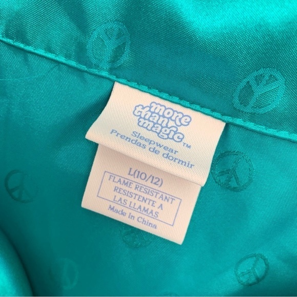 More than Magic Vintage Peace Sign Print Short Button Down Pajama Set XS - Picture 3 of 10